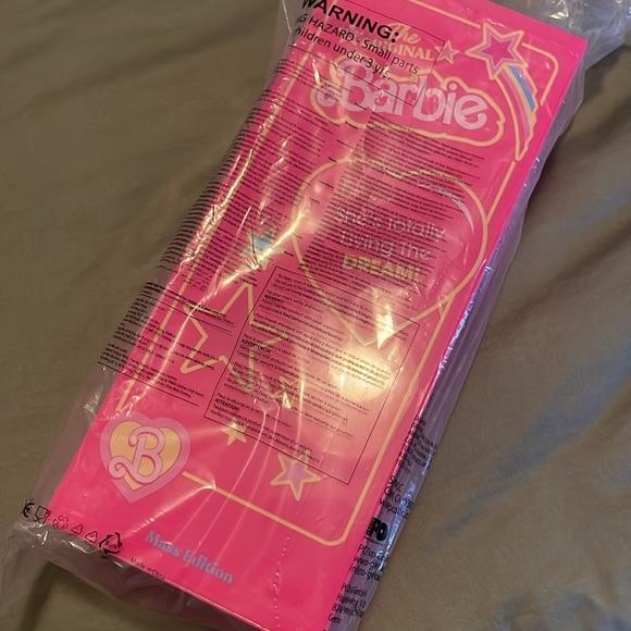 Brand new Barbie Box Popcorn Tub - Picture 4 of 4